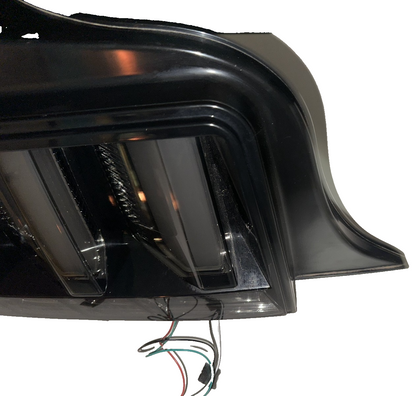 05-09 Ford Mustang LED Tail light With Wiring LH Driver With All Bulbs Working