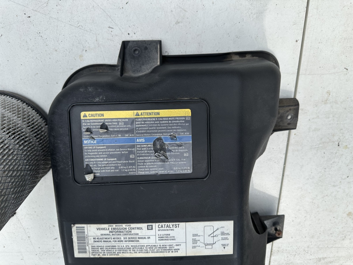 2002-2009 GMC Envoy 5.3L V8 Air Intake Upper Cleaner Housing Box OEM W/ FILTER