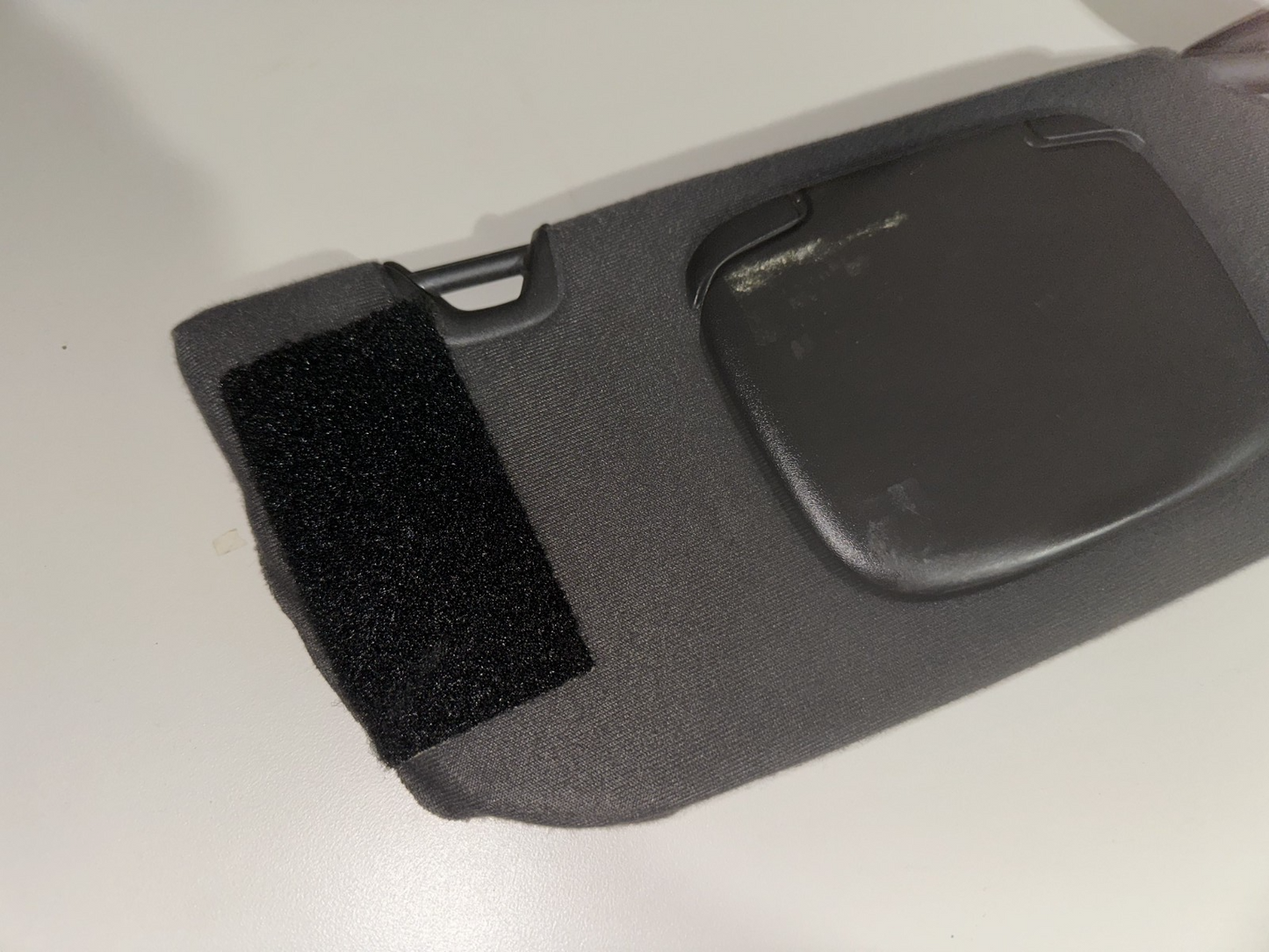 05-09 Ford Mustang Coupe Sun Visor Set Driver Passenger RH LH Black Pair OEM