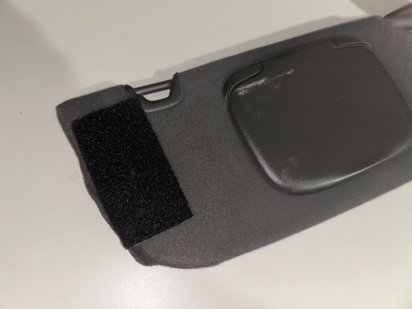 05-09 Ford Mustang Coupe Sun Visor Set Driver Passenger RH LH Black Pair OEM