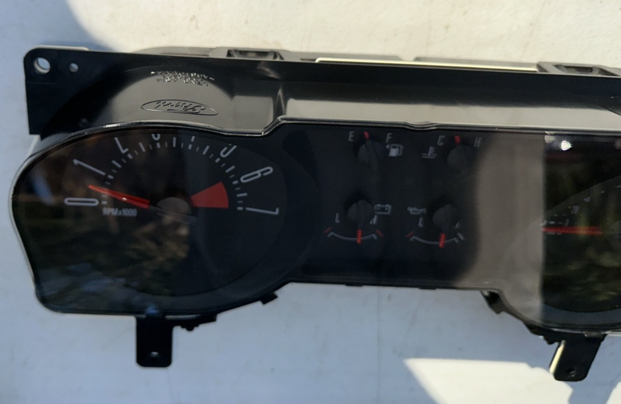05-09 Ford Mustang Instrument Cluster Premium 6 Gauge myColor OEM