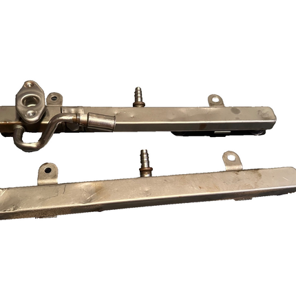 05-07 Ford Mustang 4.6 3V GT OEM Injector Fuel Rail Bare Pair