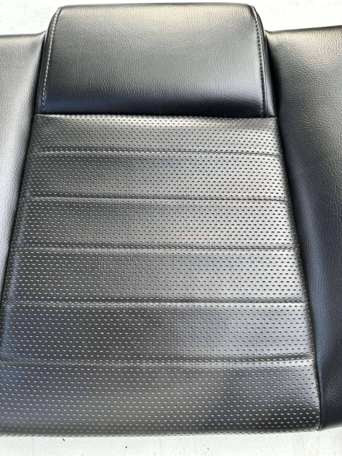 05-09 Ford Mustang Charcoal Black GT Leather Rear Seat Complete W/ Brackets OEM
