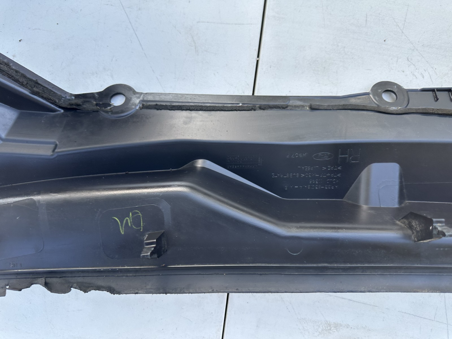 10-14 Ford Mustang LH & RH Driver Passenger Wiper Dash Top Cowl Grille Vent OEM