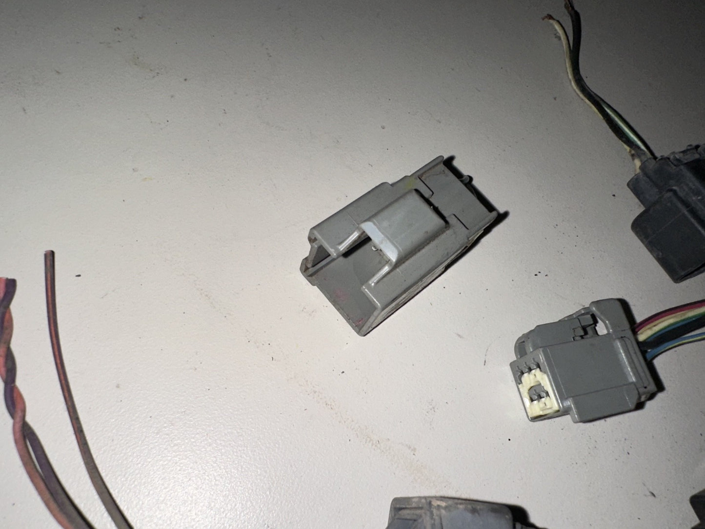 05-06 Ford Mustang Eletrical Connectors Plugs Clips OEM W/ Wires Misc.