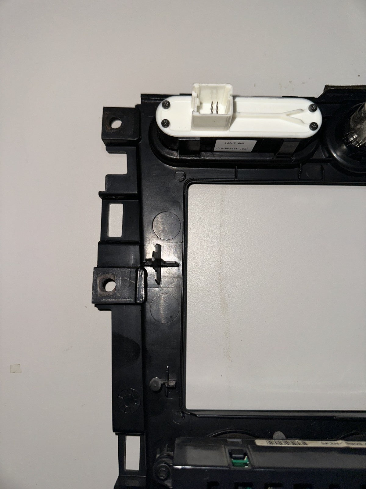 05-09 Mustang Climate Control Panel A/C Heater With Trim Bezel W/ Buttons OEM
