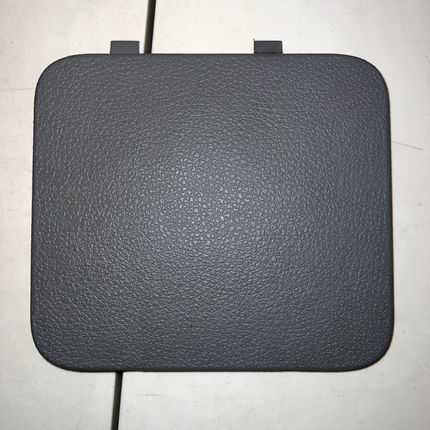 05-09 Ford Mustang Passenger Lower Kick Panel Grey Fuse Box Cover OEM 