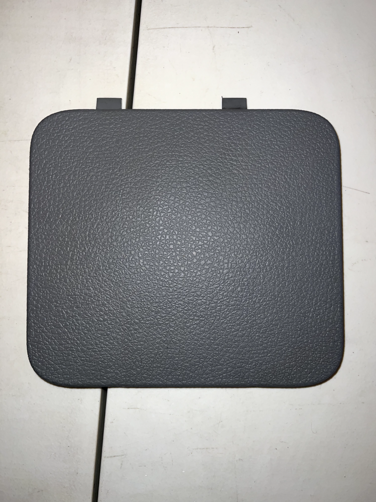 05-09 Ford Mustang Passenger Lower Kick Panel Grey Fuse Box Cover OEM 