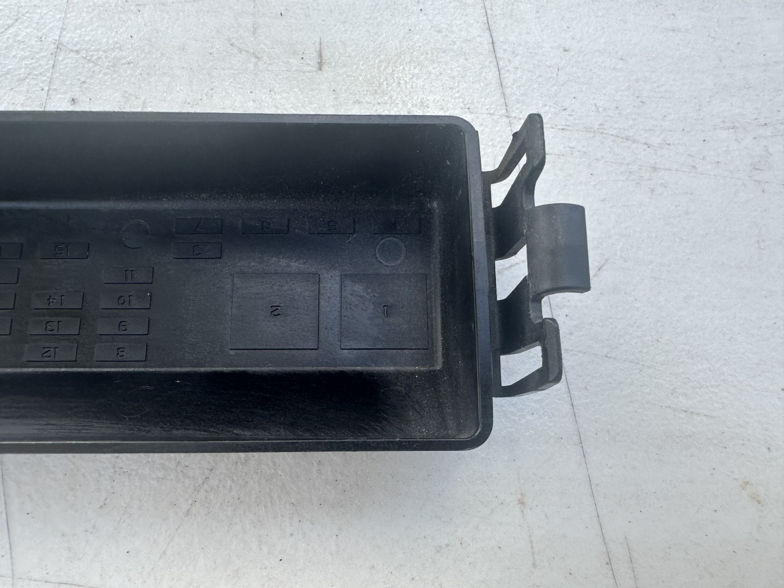 05-09 Ford Mustang BCM Body Control Module Fuse Panel Cover OEM