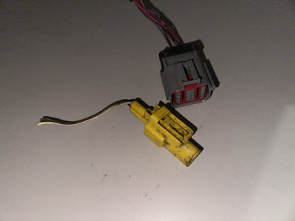 05-09 Ford Mustang Lower Front Seat Wire Plugs OEM RH Passenger