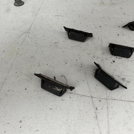 05-14 Ford Mustang Wiper Cowl Clips Retainers Grommets OEM