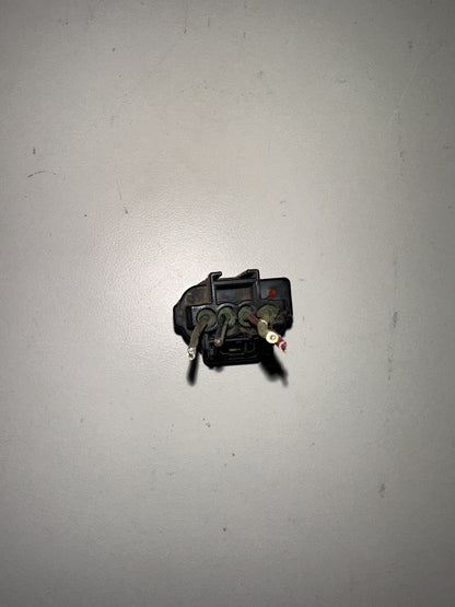 05-06 Ford Mustang Eletrical Connector Plug Clip OEM W/ Wires