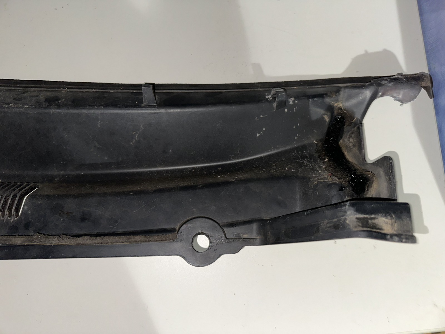 05-09 Ford Mustang LH & RH Driver Passenger Wiper Dash Top Cowl Grille Vent OEM