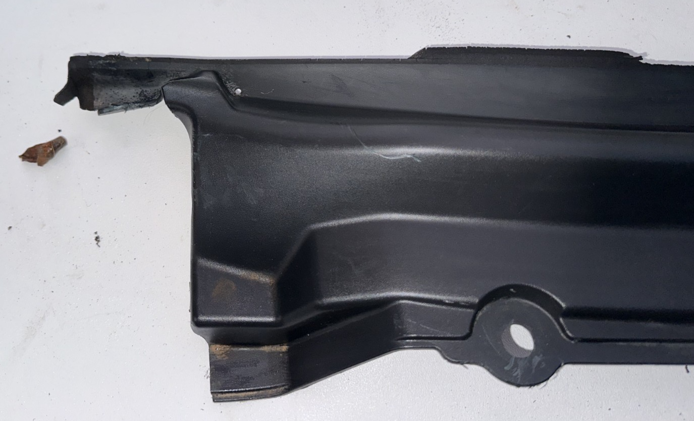 05-09 Ford Mustang RH Passenger Wiper Dash Top Cowl Grille Vent OEM