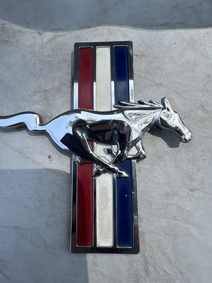 05-09 Ford Mustang V6 Horse Pony Fender Badges Prancing Horse OEM