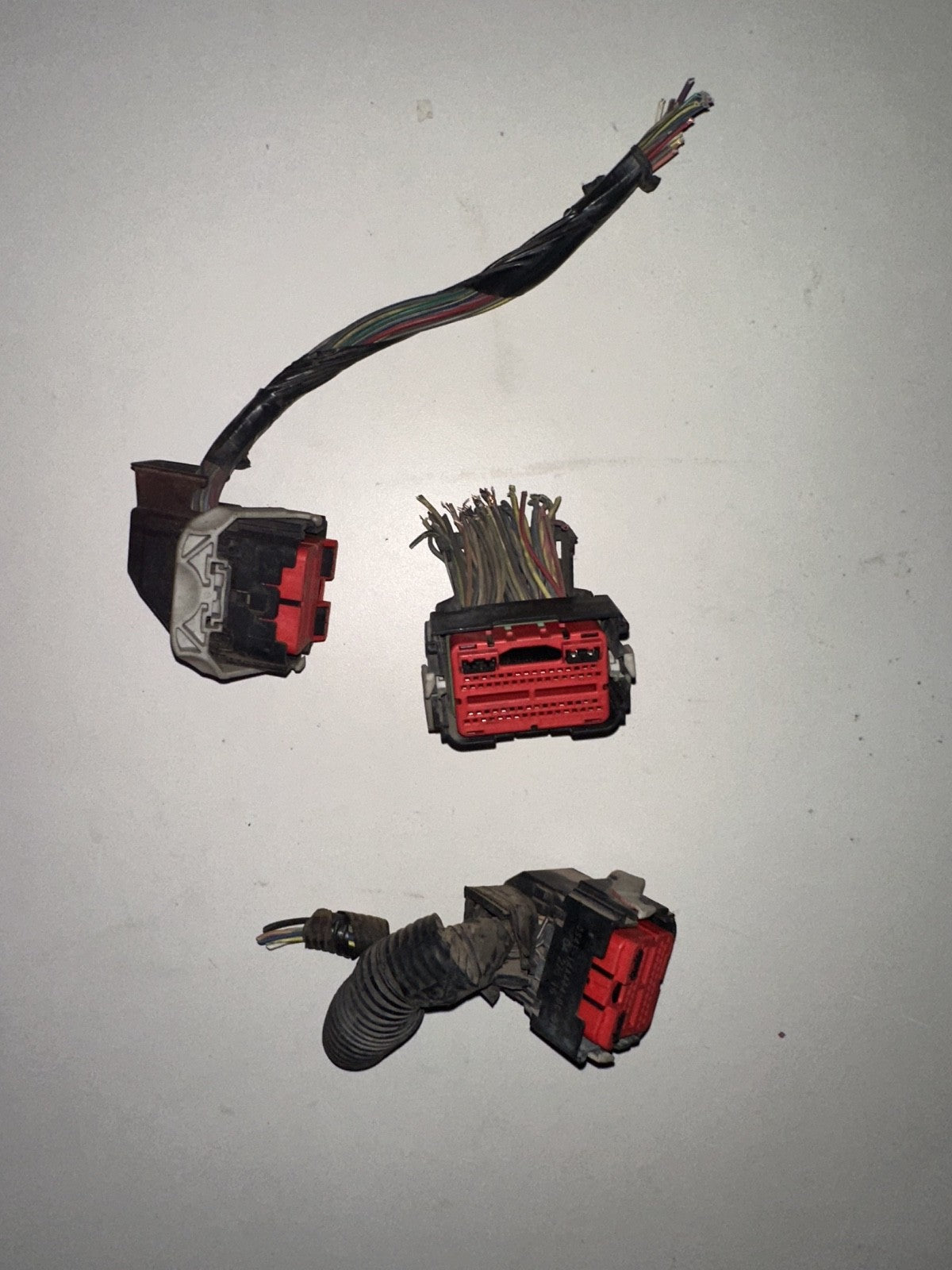 05-06 Ford Mustang ECU ECM PCM Connectors Computer Plug Ins OEM W/ Wires