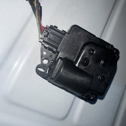 05-09 Ford Mustang Door Blendor Actuator Motor Module 6R33-19E6 16-BA OEM