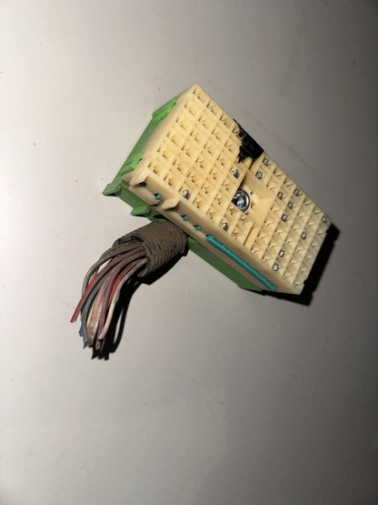 05-06 Ford Mustang Under Hood Fuse Box Connector OEM W/ Wires