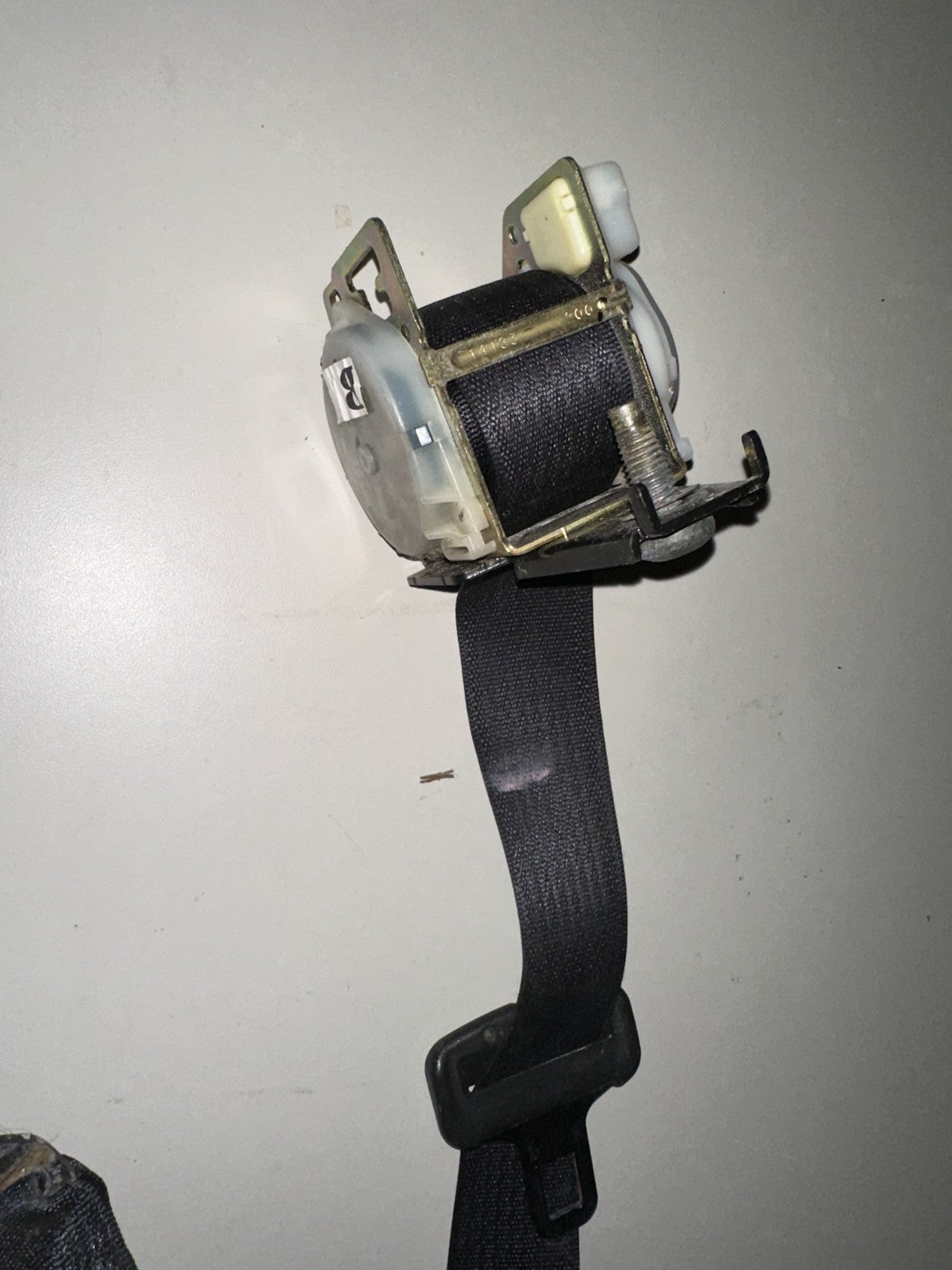 05-09 Ford Mustang Passenger Right RH Rear Seat Seatbelt OEM Black Belt