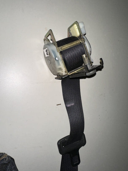 05-09 Ford Mustang Passenger Right RH Rear Seat Seatbelt OEM Black Belt