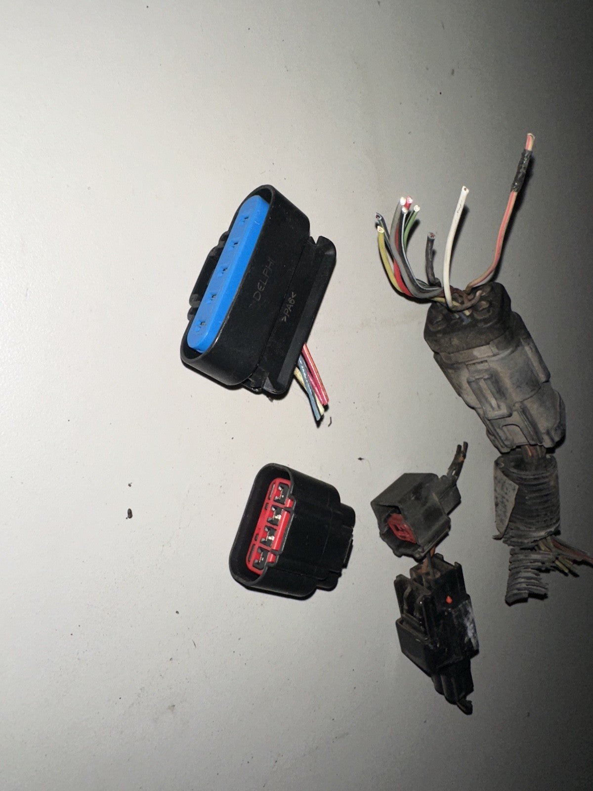 05-06 Ford Mustang Miscellaneous Eletrical Connectors Plugs OEM W/ Wires