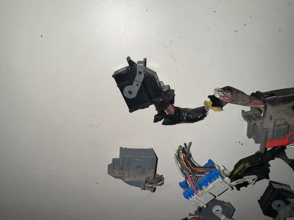 05-06 Ford Mustang BCM Connectors Body Control Module Plug Ins OEM