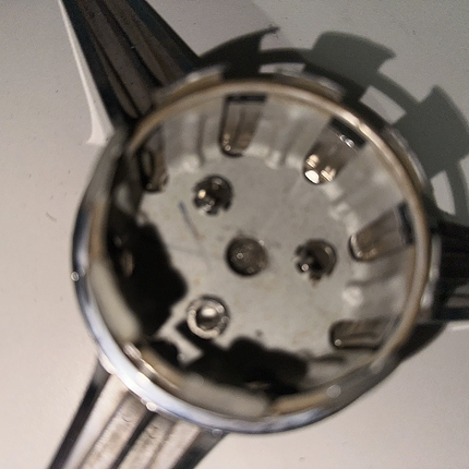 05-09 Ford Mustang 3-bar Spinner Wheel Chrome Center Cap Ford Logo OEM