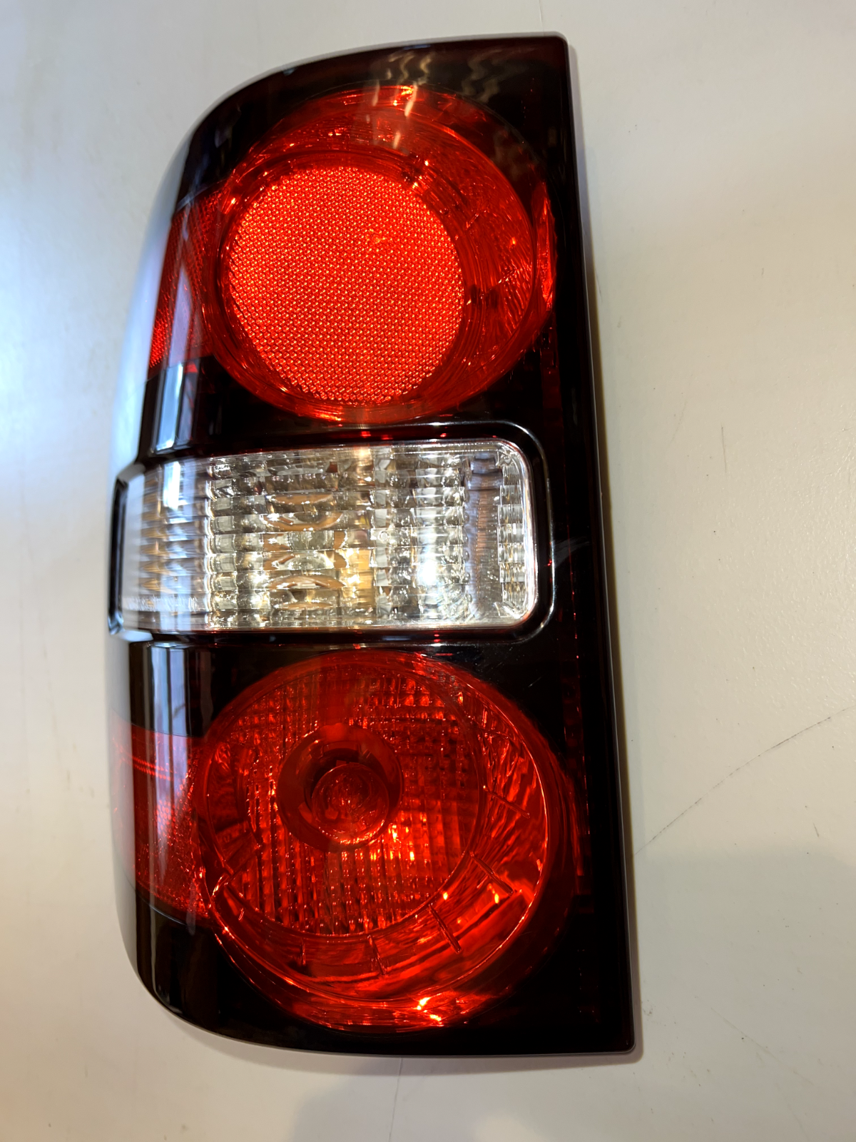 06-10 Ford Explorer Driver Side LH Quarter Mounted Taillight Lamp With Bulbs