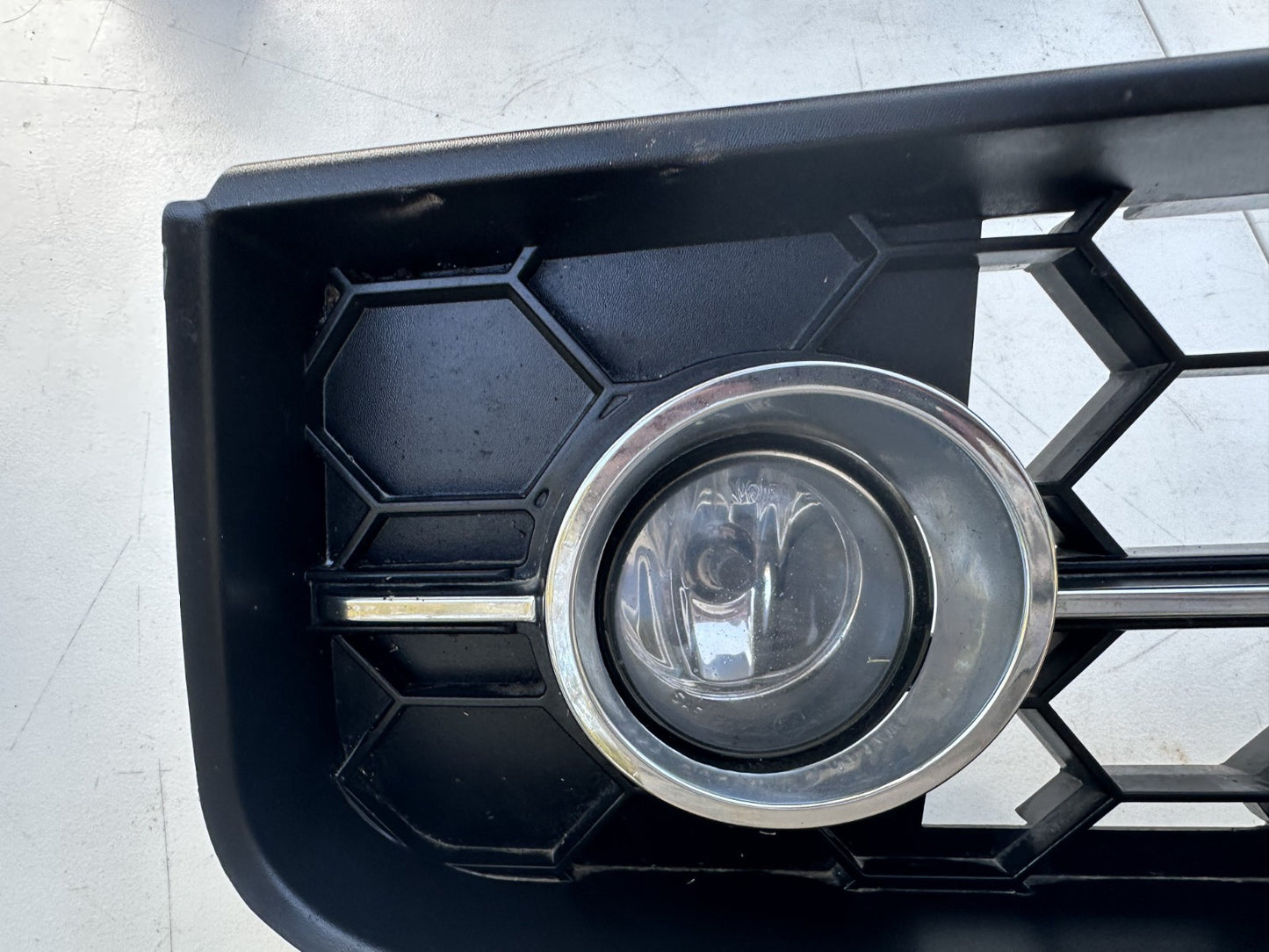 05-09 Ford Mustang Front Upper Grille Pony Package Edition With Fog Lights OEM