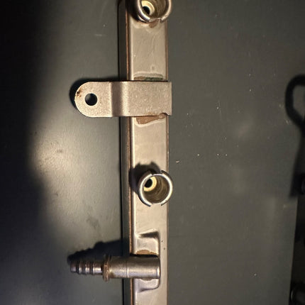 05-07 Ford Mustang 4.6 3V GT OEM Injector Fuel Rail Bare Pair