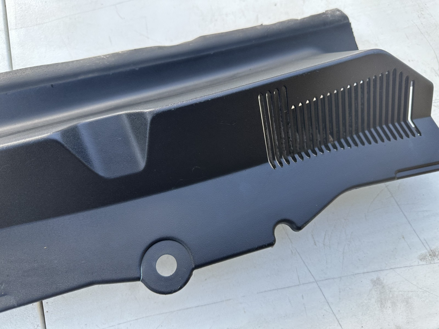 10-14 Ford Mustang LH & RH Driver Passenger Wiper Dash Top Cowl Grille Vent OEM