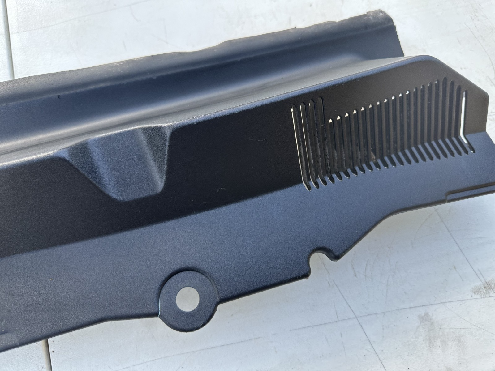 10-14 Ford Mustang LH & RH Driver Passenger Wiper Dash Top Cowl Grille Vent OEM