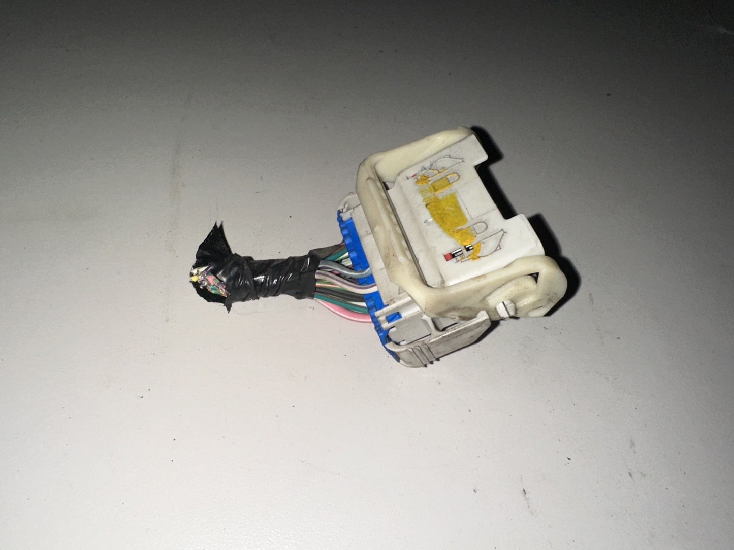 05-06 Ford Mustang BCM Connector Body Control Module Plug OEM W/ Wires