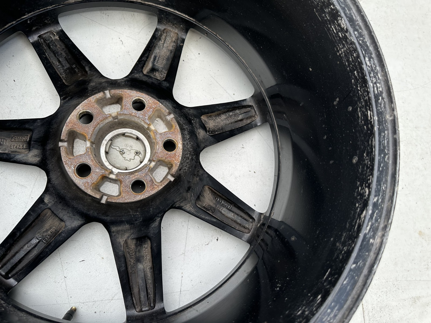 18-21 Ford Mustang Wheel Rim 19x8-1/2 Aluminum 7 Spoke Gloss Black OEM