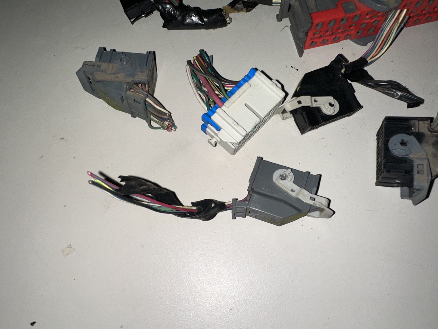 05-06 Ford Mustang BCM Connectors Body Control Module Plug Ins OEM