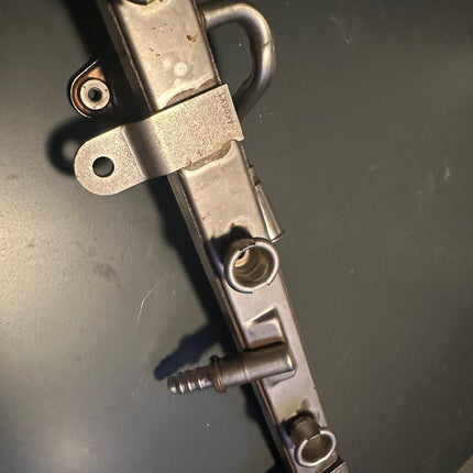 05-07 Ford Mustang 4.6 3V GT OEM Injector Fuel Rail Bare Pair