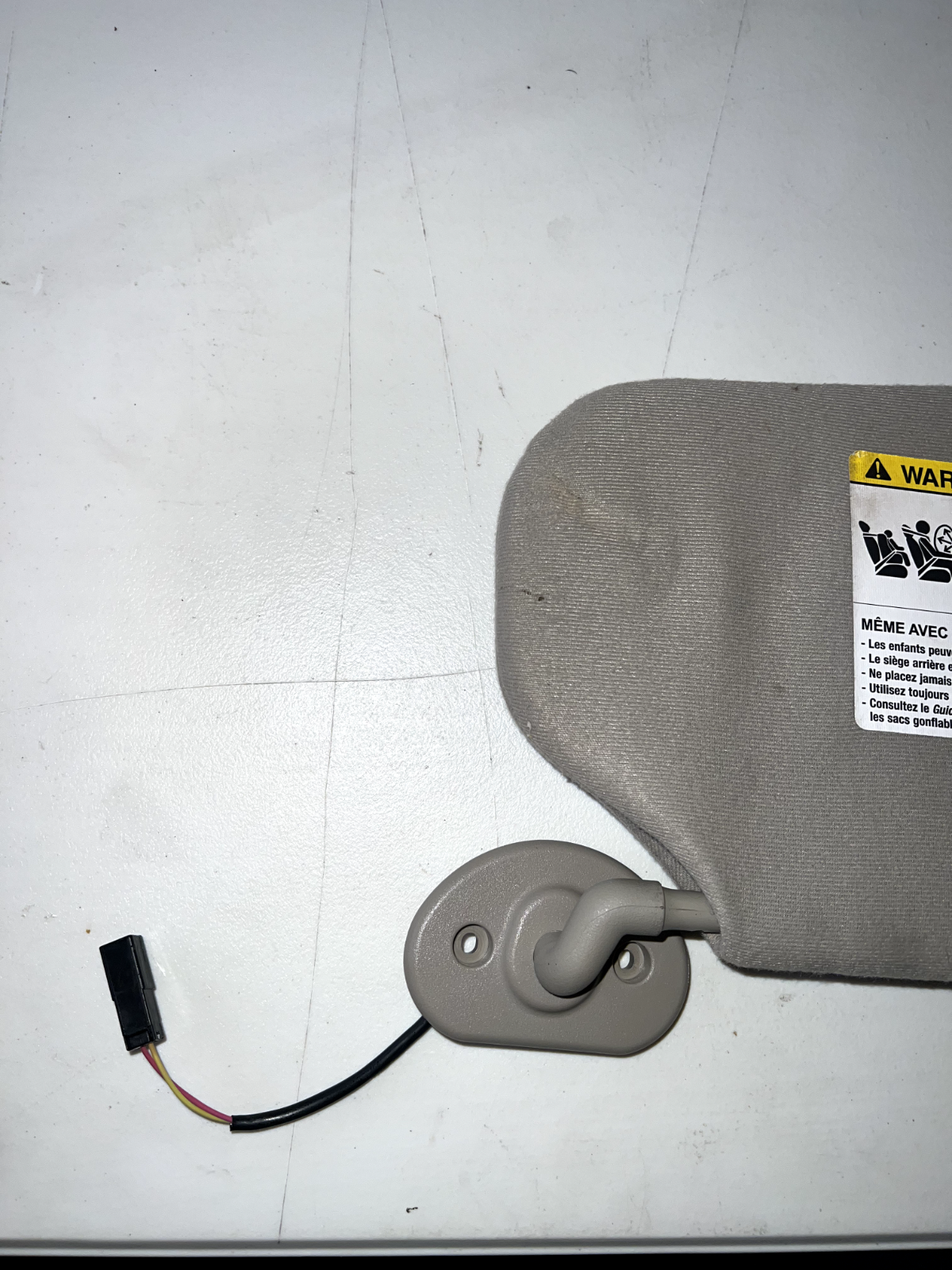 06-10 Ford Explorer  Mountaineer LH Driver Sun Visor With Light OEM Tan