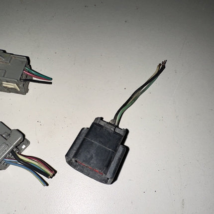 05-06 Ford Mustang Eletrical Connectors Plugs Clips OEM W/ Wires Misc.