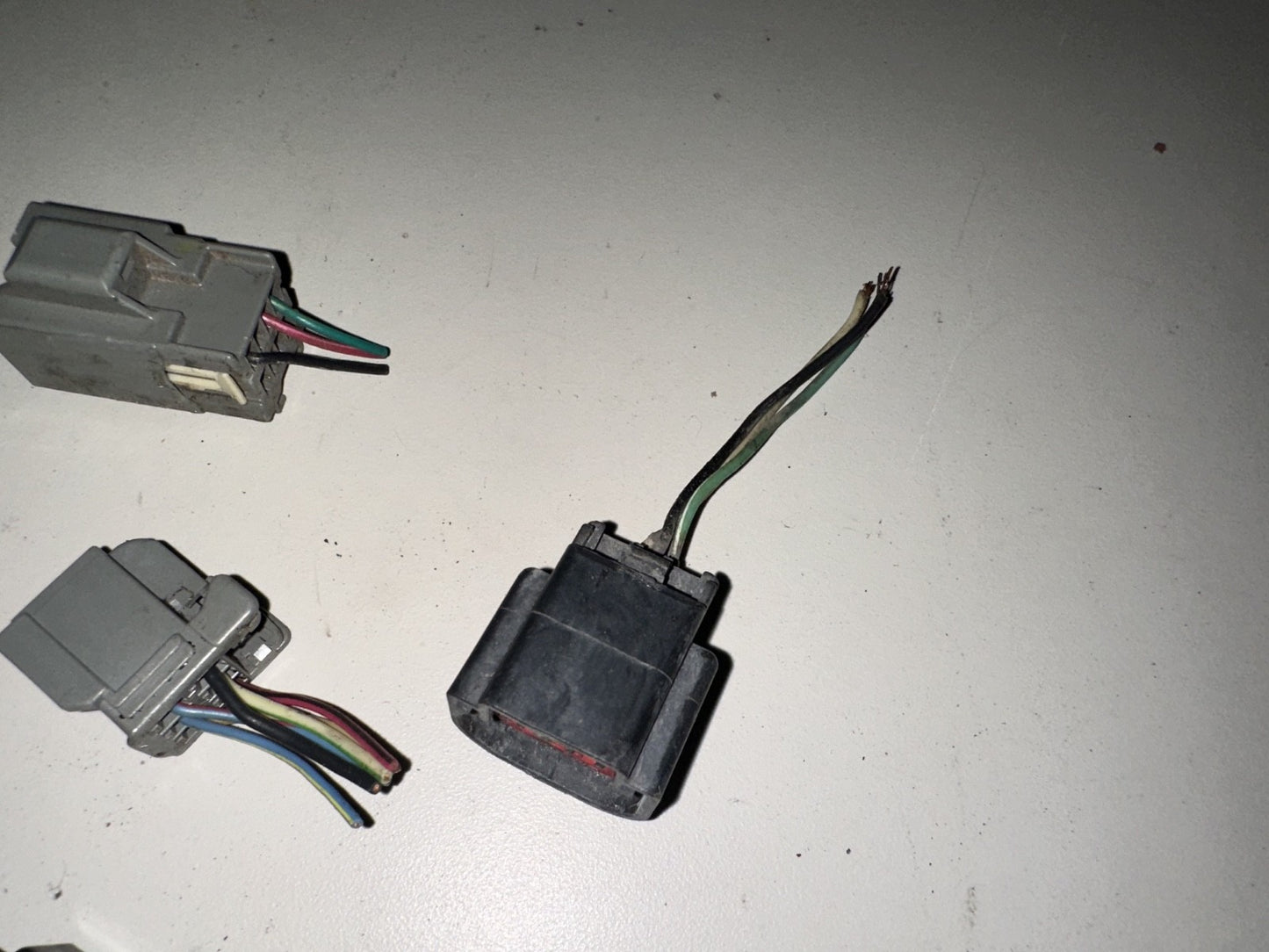 05-06 Ford Mustang Eletrical Connectors Plugs Clips OEM W/ Wires Misc.