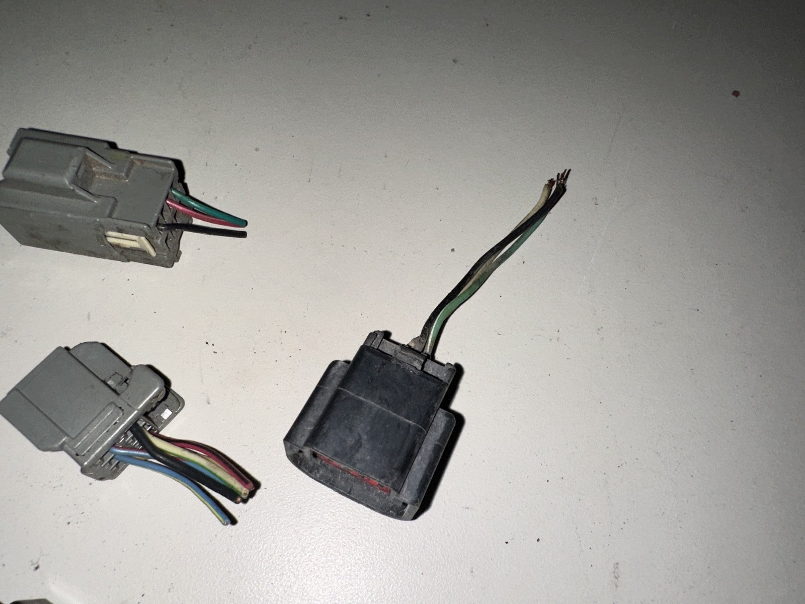 05-06 Ford Mustang Eletrical Connectors Plugs Clips OEM W/ Wires Misc.