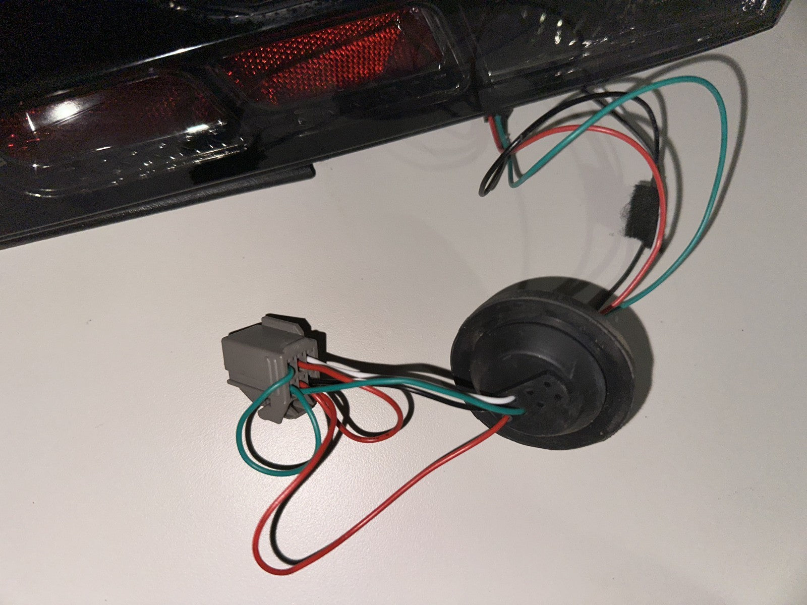 05-09 Ford Mustang LED Tail light With Wiring LH Driver With All Bulbs Working