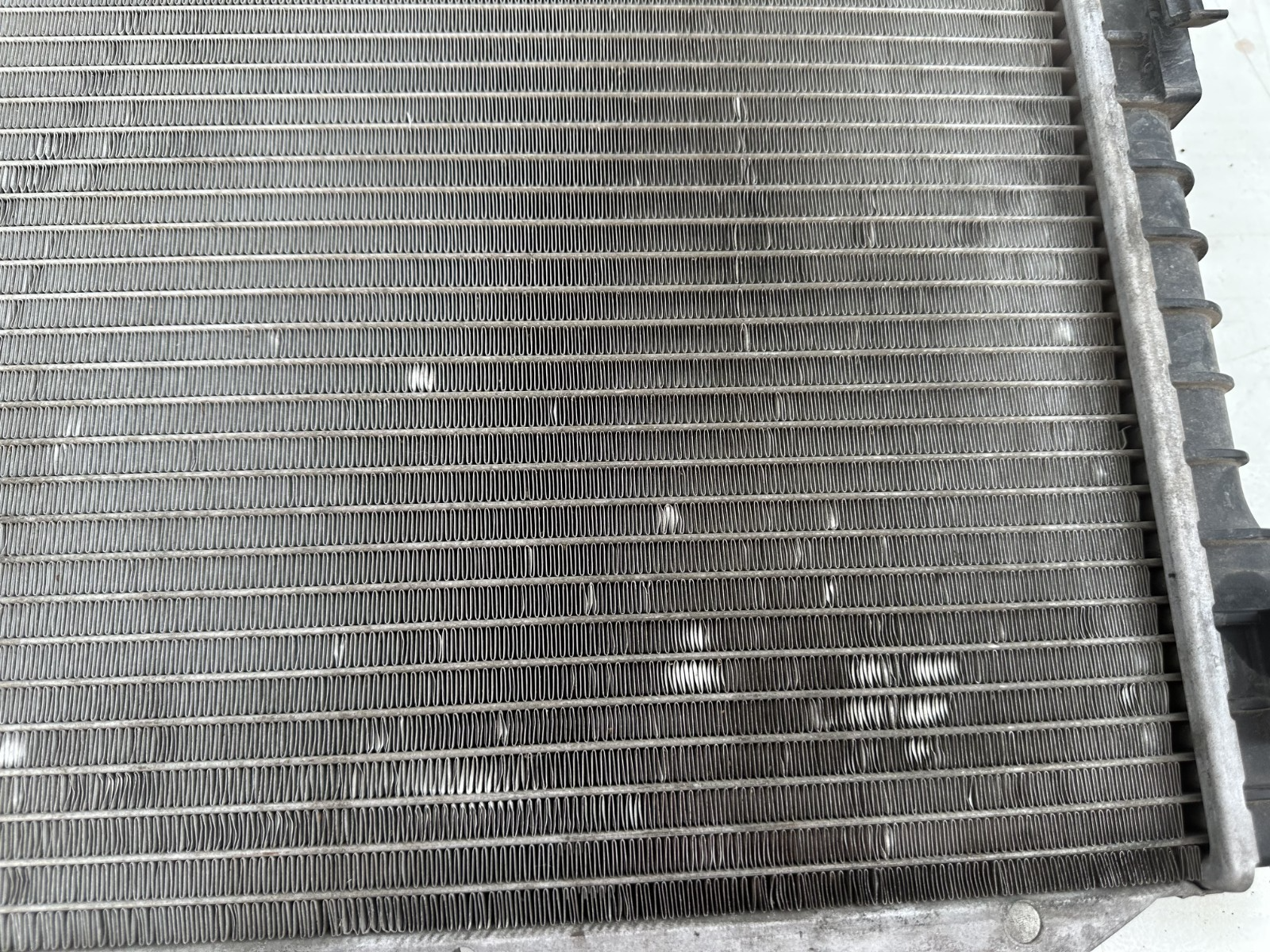 05-10 Ford Mustang V6/GT Radiator OEM In Working Condition