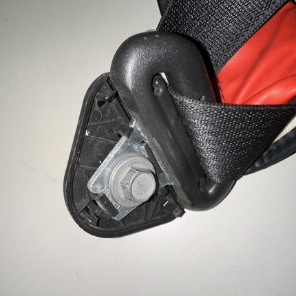 05-06 Ford Mustang Passenger Right RH Front Seatbelt With Trim OEM Black Belt