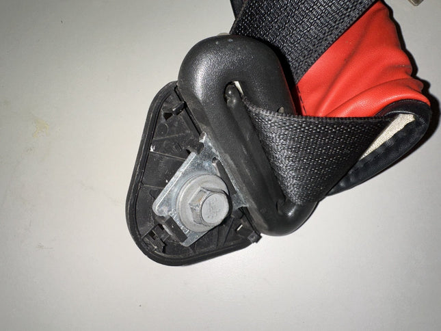 05-06 Ford Mustang Passenger Right RH Front Seatbelt With Trim OEM Black Belt