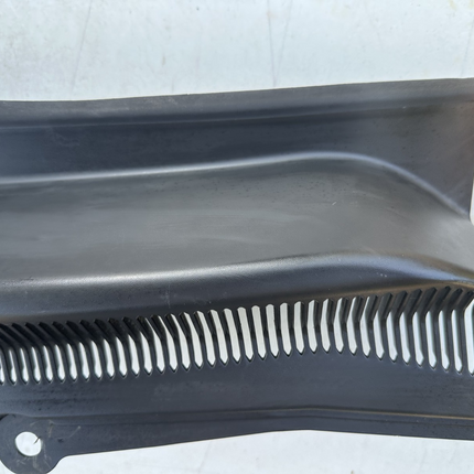 05-09 Ford Mustang LH & RH Driver Passenger Wiper Dash Top Cowl Grille Vent OEM