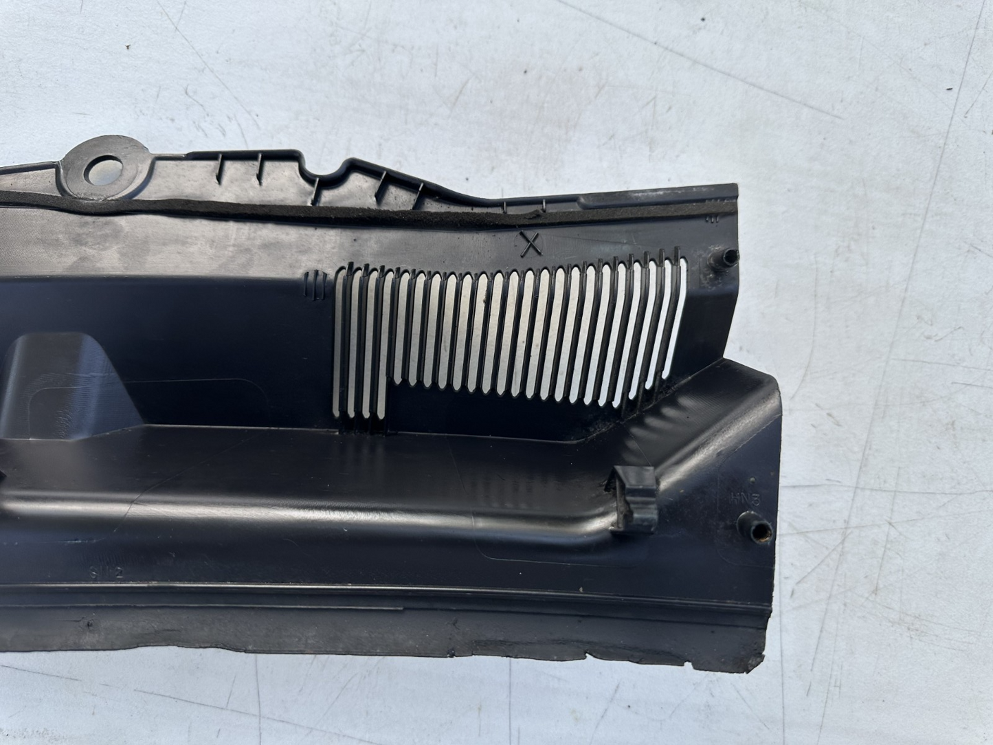 10-14 Ford Mustang LH & RH Driver Passenger Wiper Dash Top Cowl Grille Vent OEM