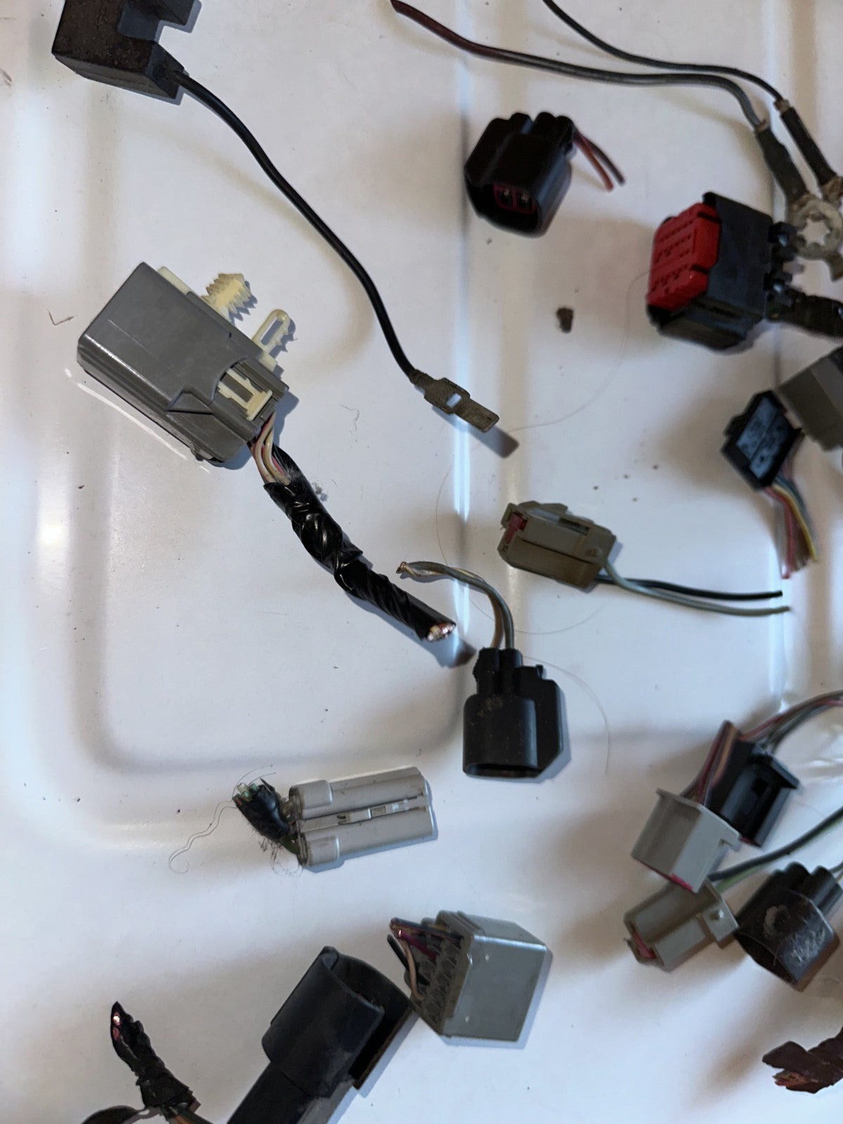 05-09 Ford Mustang Misc. Selection Of Wiring Plugs OEM - From 05 Coupe Mustang