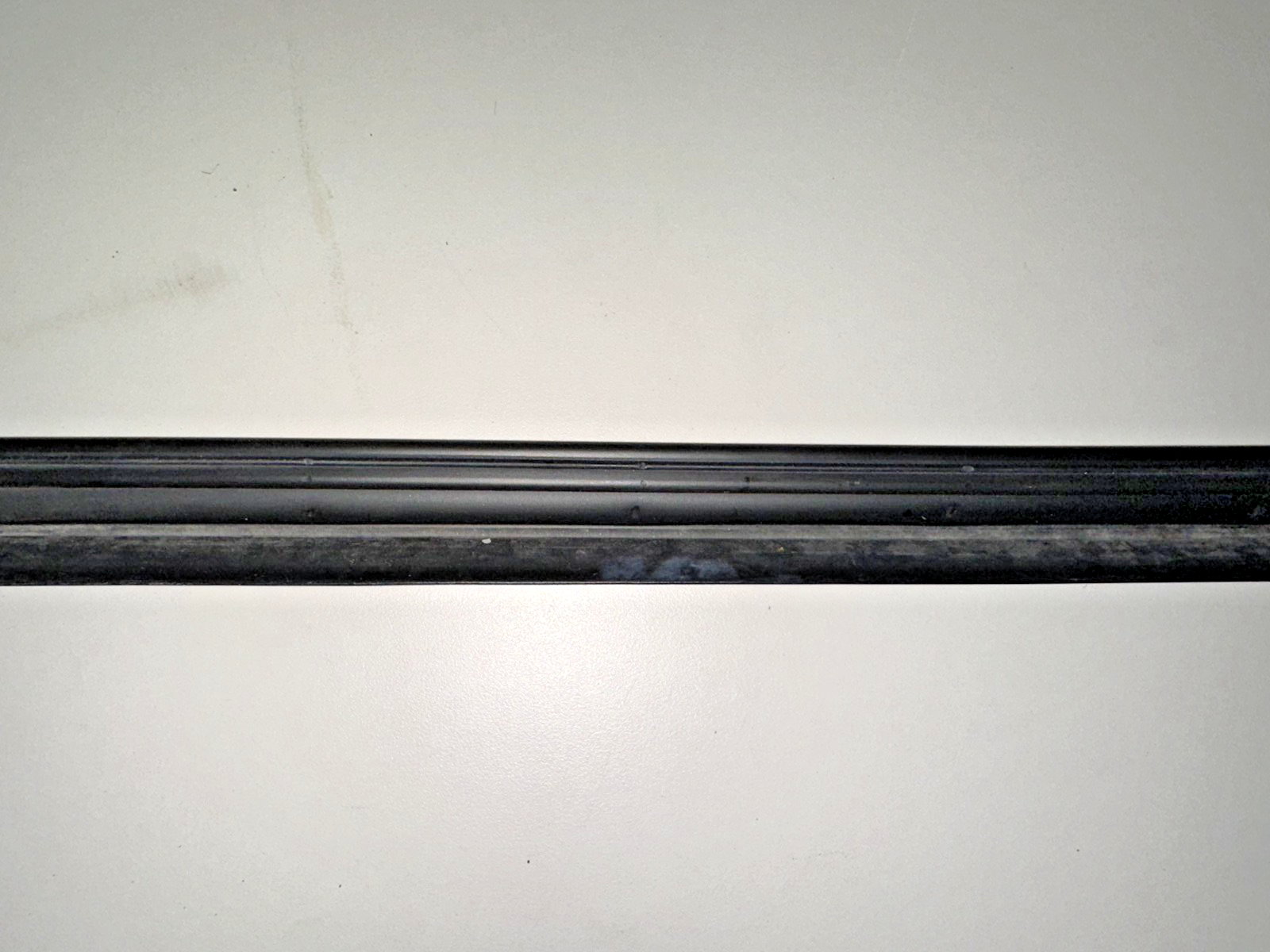 05-09 Ford Mustang Inner Door Belt Weather Strip RH Passenger OEM