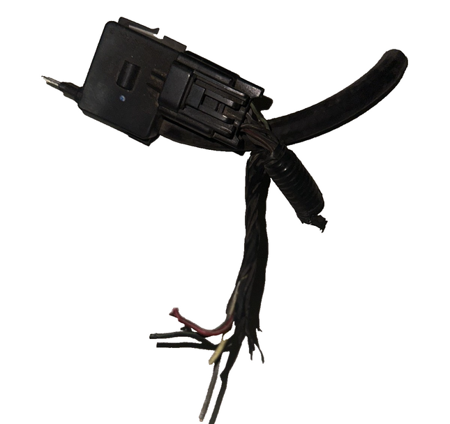 05-09 Ford Mustang Misc. Connector Plug Clip OEM W/ Wires