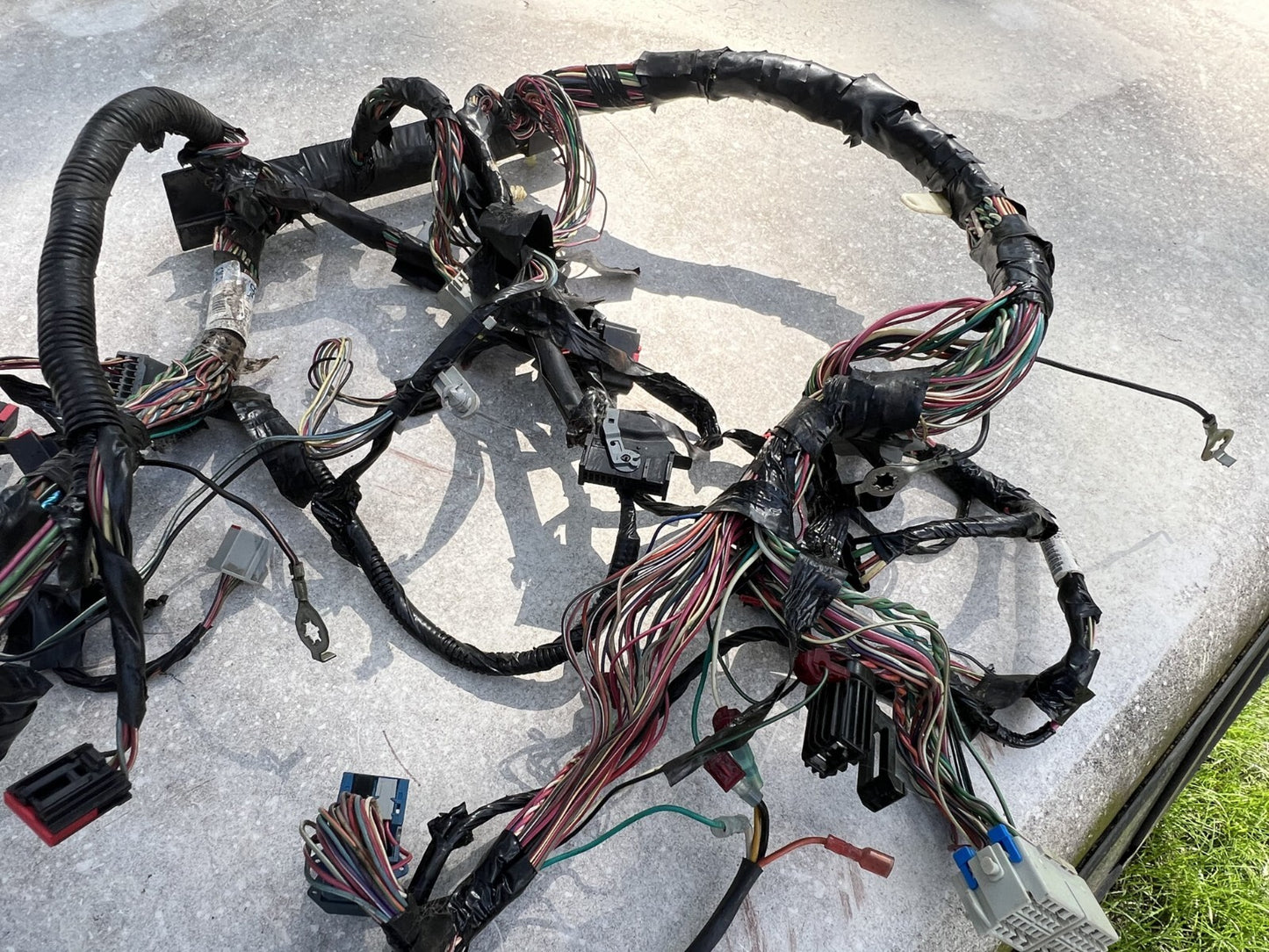 05-06 Ford Mustang Interior Wiring Harness OEM Passenger Side 4R3T-14401-G2818
